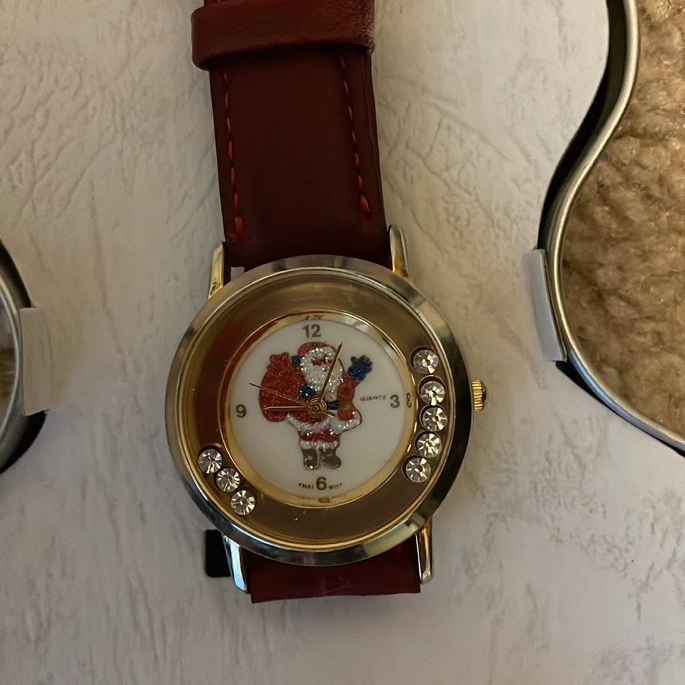 Disney Christmas Watch - Picture 3 of 4